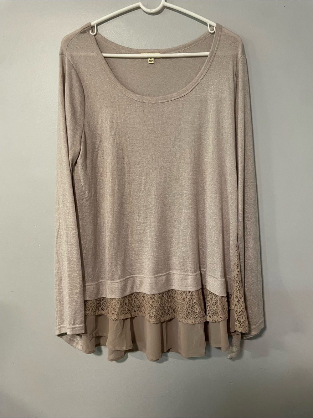 Kori America Women's Boho Oversized Layered Lace Hem Long Sleeve Top - Taupe Med